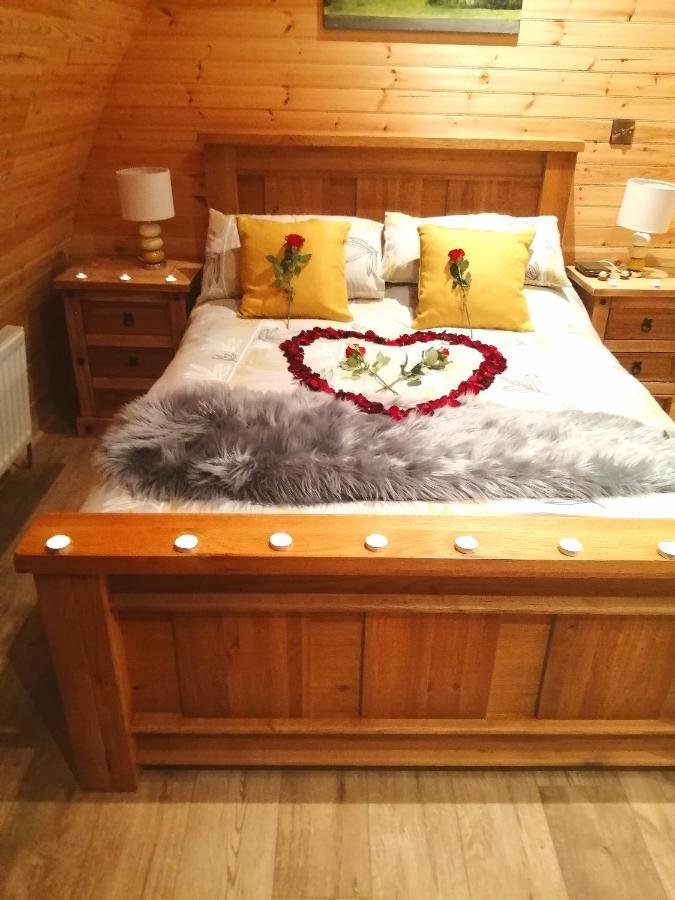 Tollymore Luxury Log Cabins Newry Exterior photo